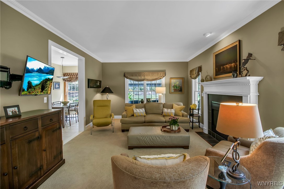 1 North Woodside Lane