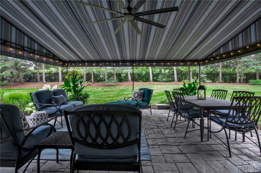 1 North Woodside Lane