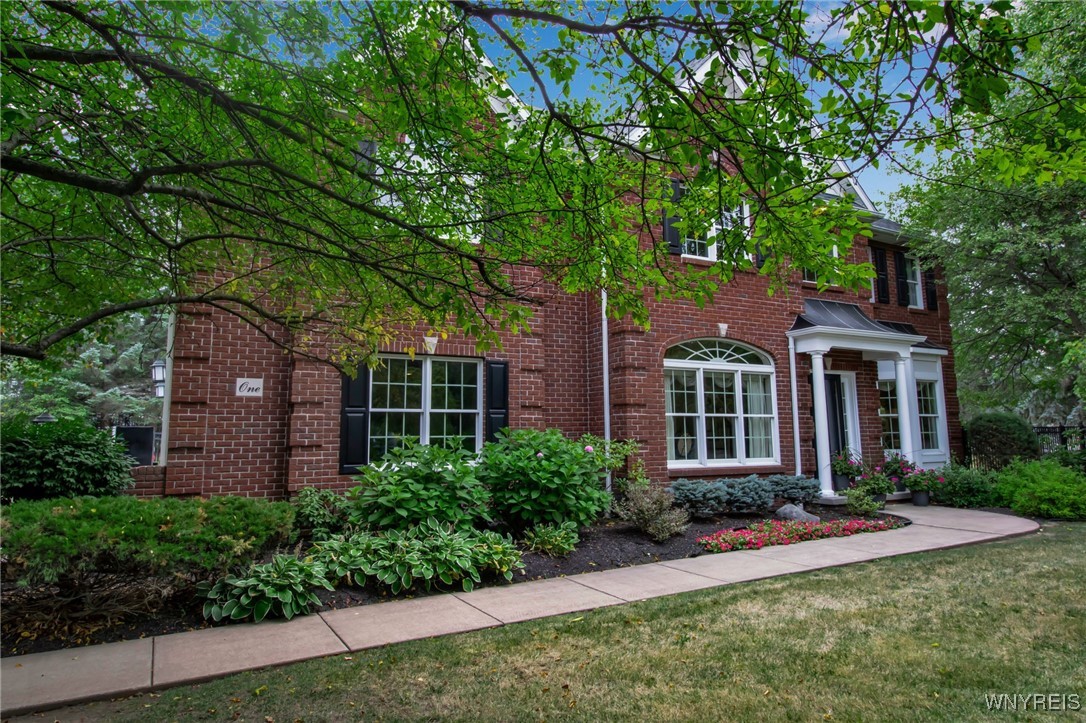 1 North Woodside Lane