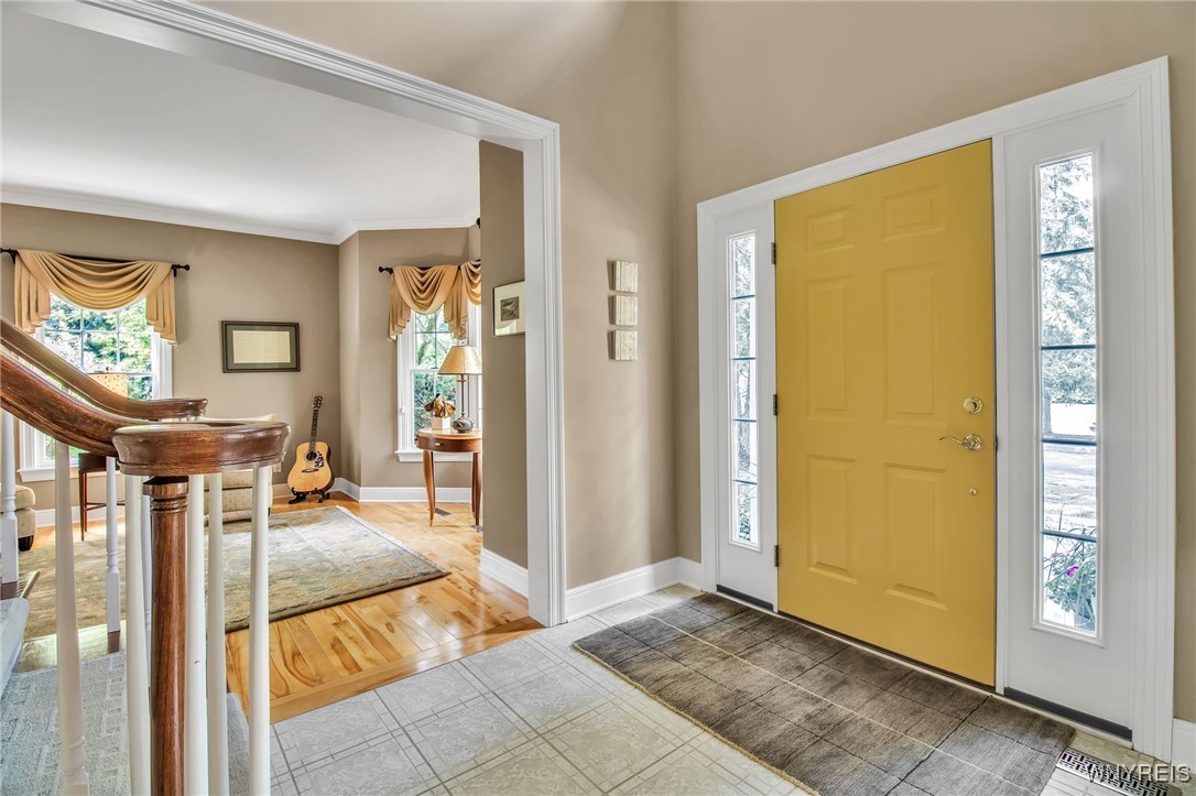 1 North Woodside Lane