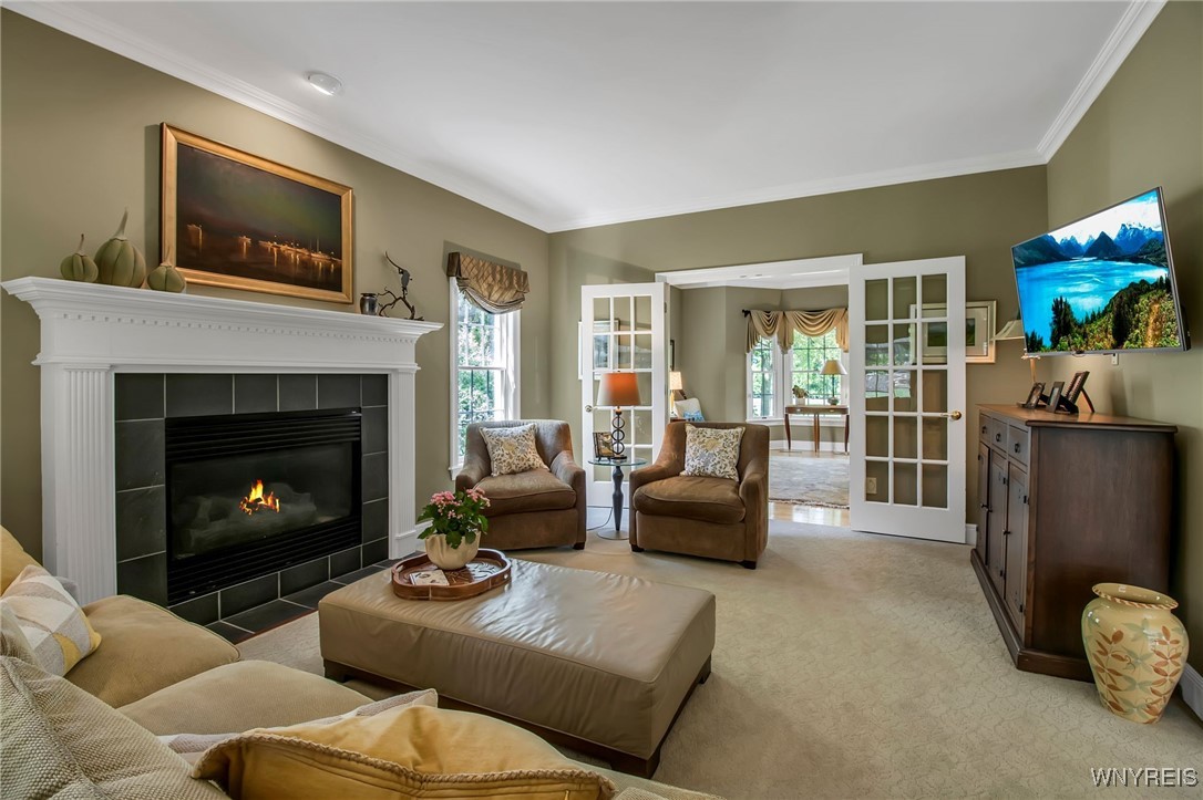 1 North Woodside Lane