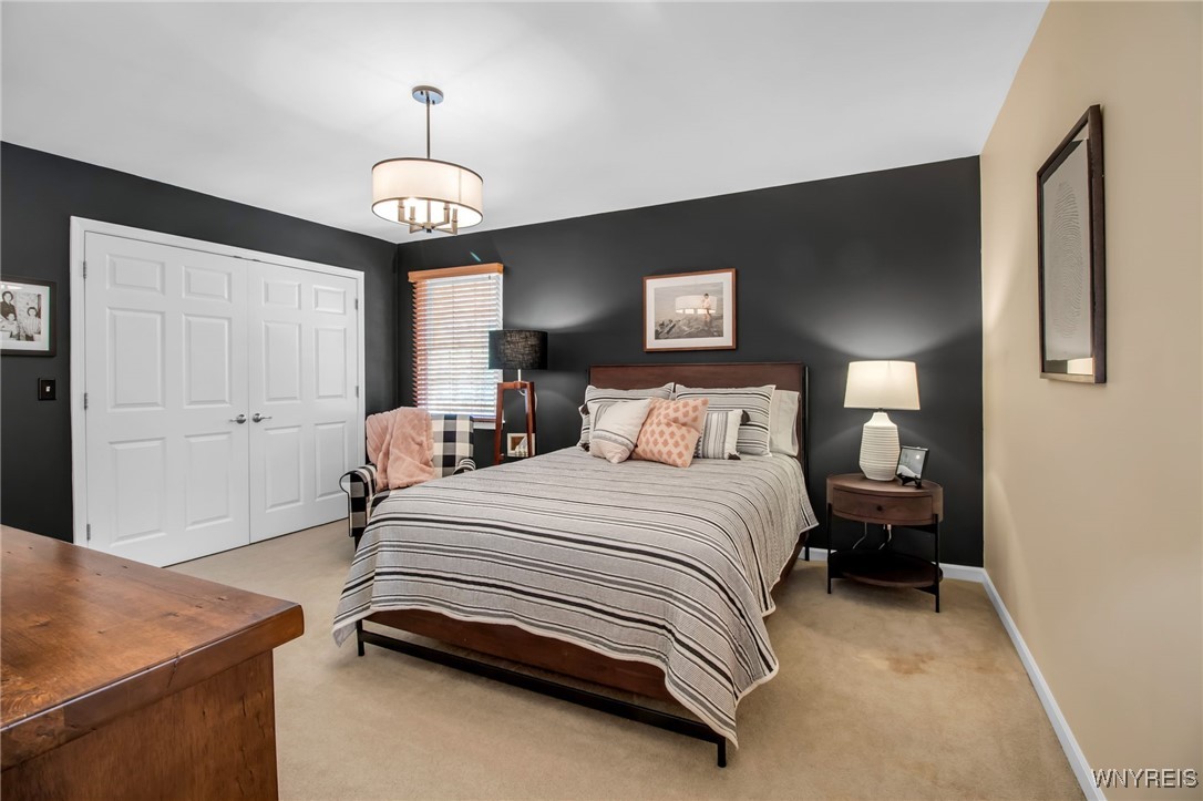 1 North Woodside Lane