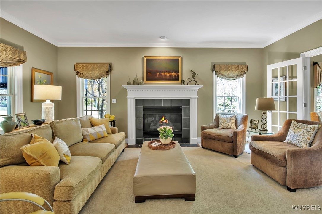 1 North Woodside Lane