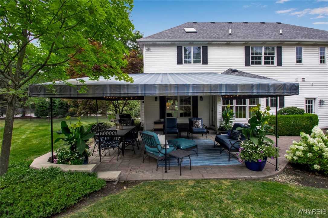 1 North Woodside Lane