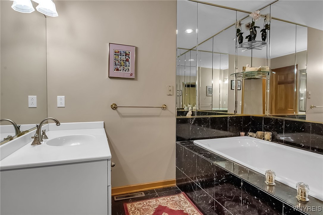 122 Hidden Ridge Common