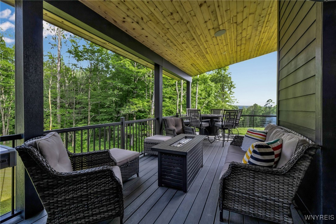 8 Trail Heights Poverty Hill Road