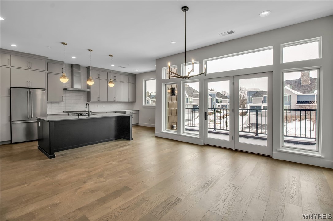 258 Lakefront Boulevard