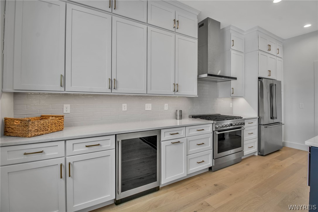 258 Lakefront Boulevard