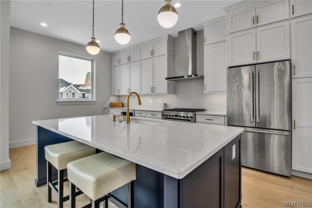 258 Lakefront Boulevard