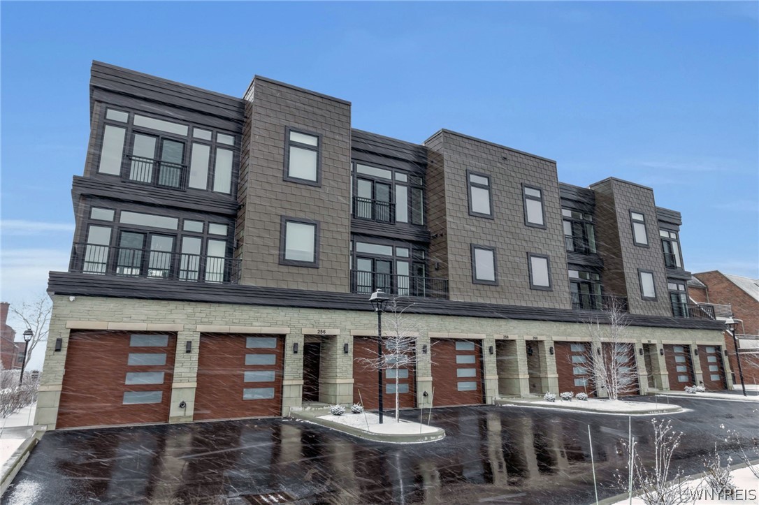 258 Lakefront Boulevard