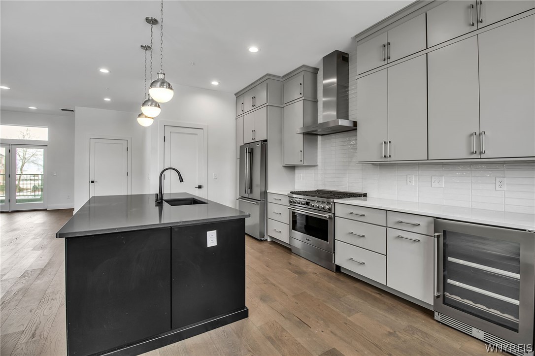 258 Lakefront Boulevard