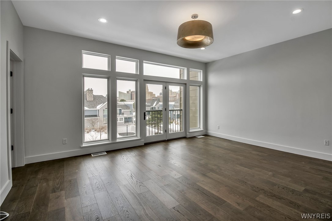 244 Lakefront Boulevard