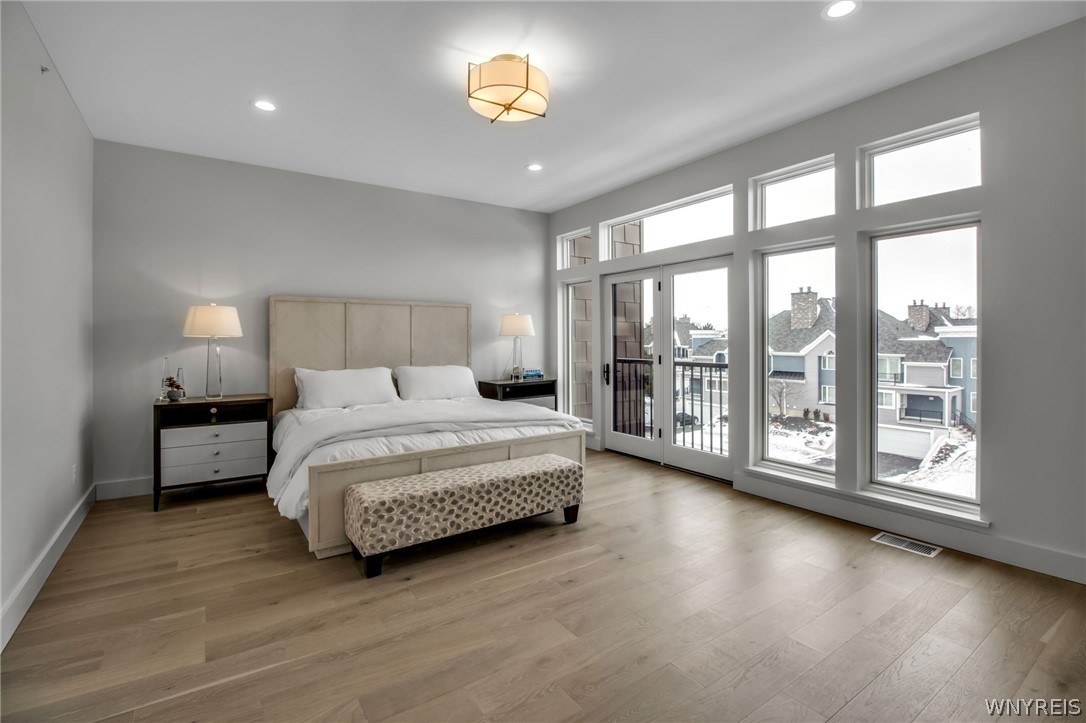 244 Lakefront Boulevard