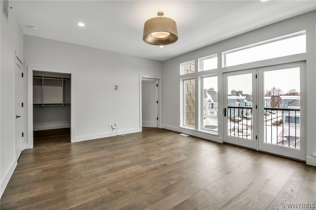 244 Lakefront Boulevard