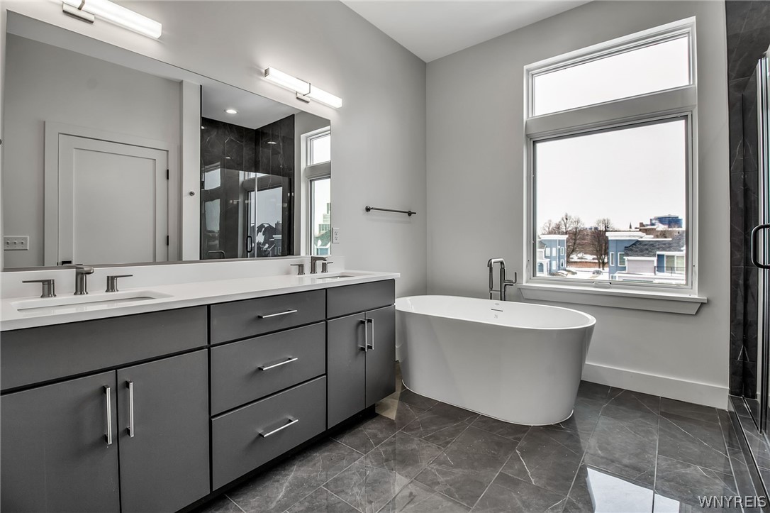 244 Lakefront Boulevard