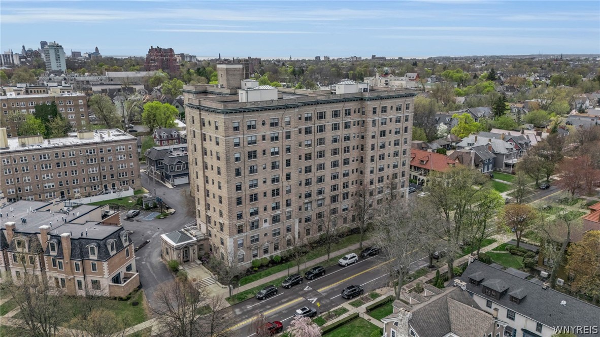 33 Gates Circle 4D