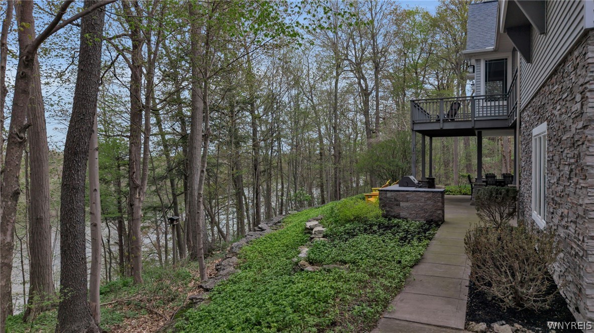 981 Lakeside Drive