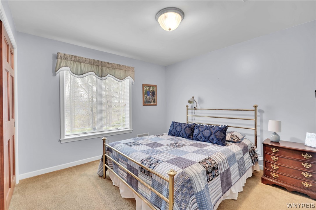 981 Lakeside Drive