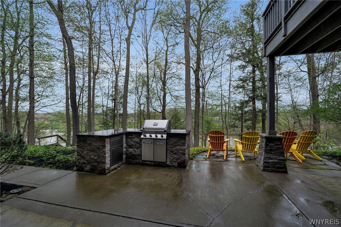 981 Lakeside Drive