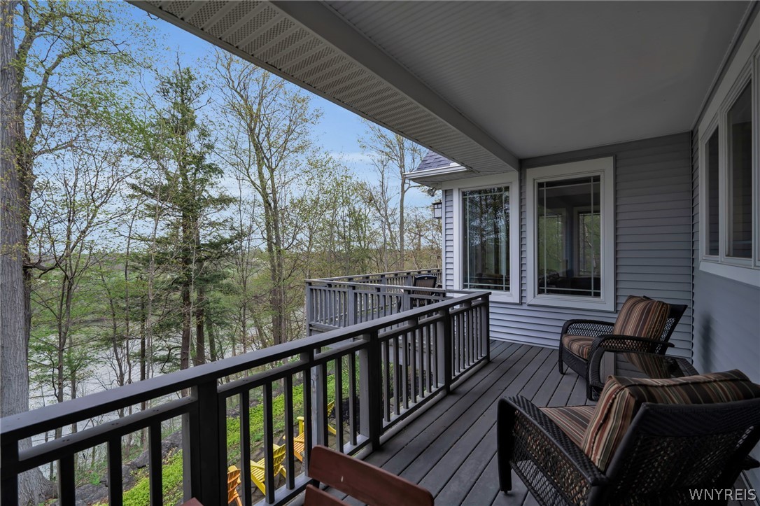 981 Lakeside Drive