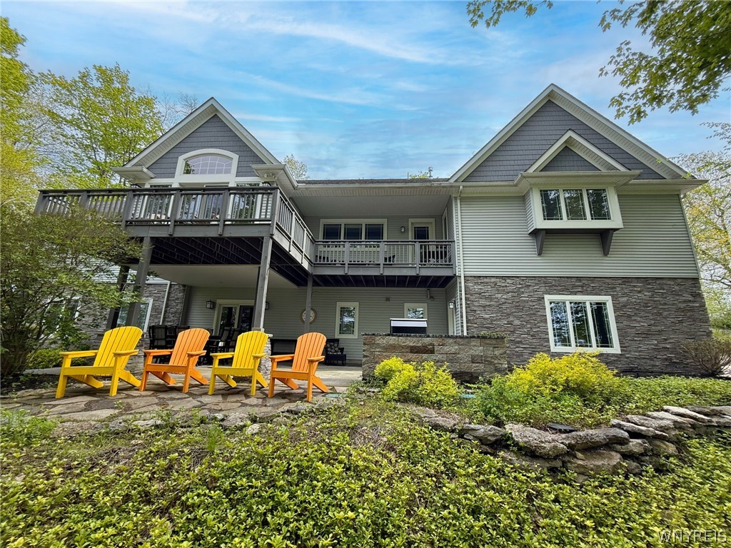 981 Lakeside Drive