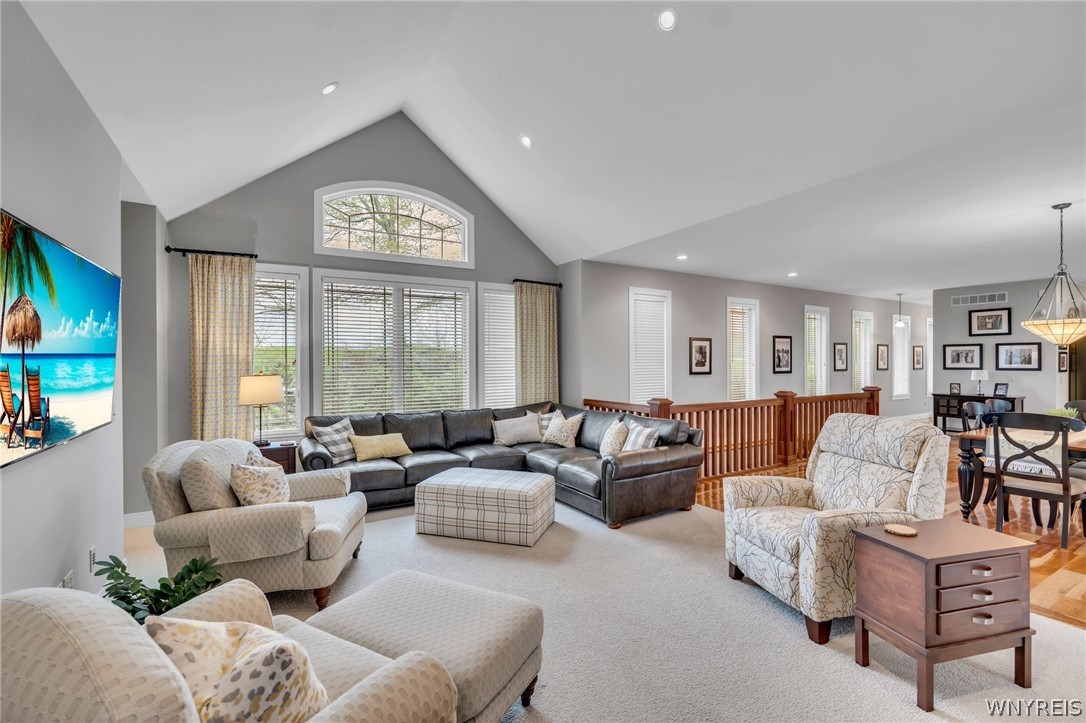 981 Lakeside Drive