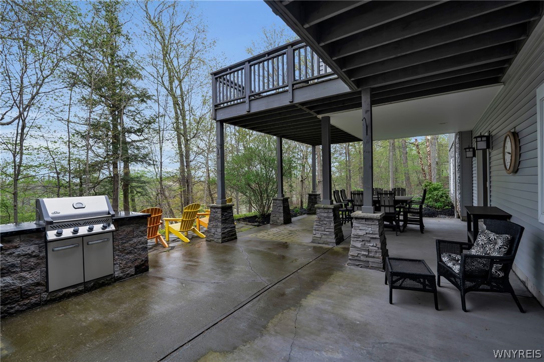 981 Lakeside Drive