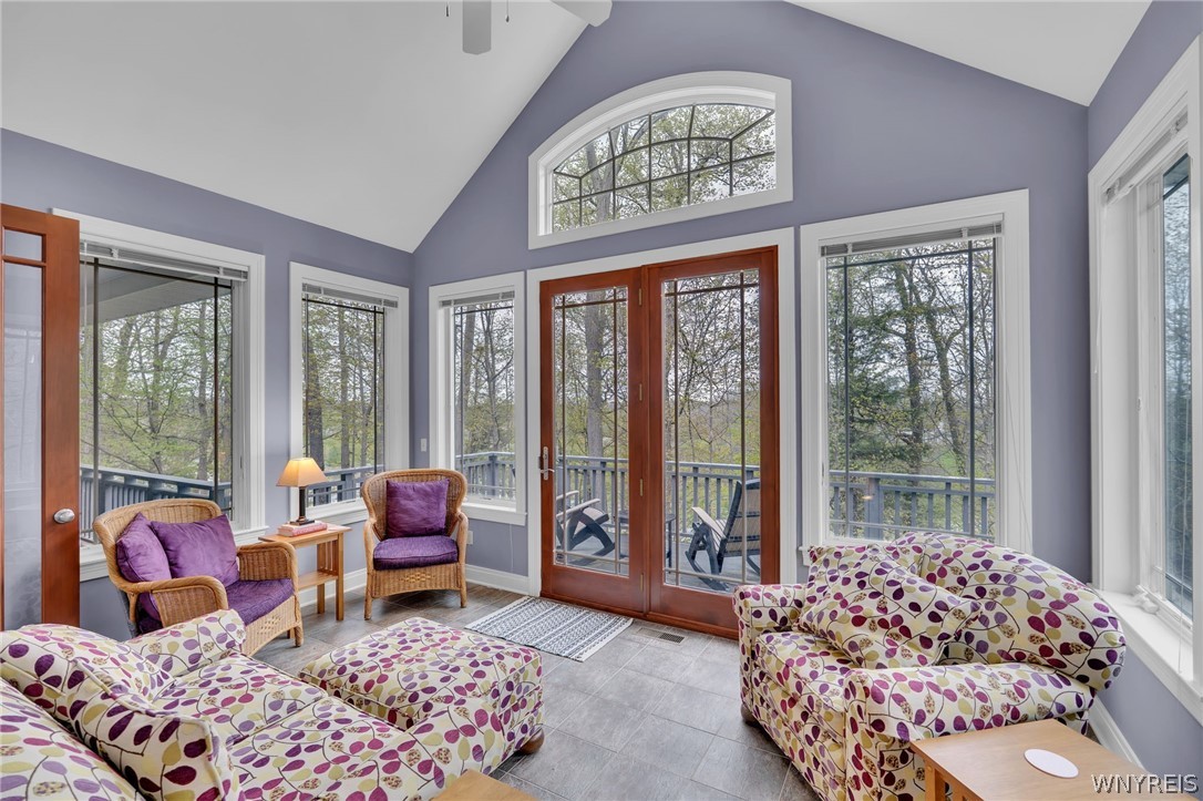 981 Lakeside Drive