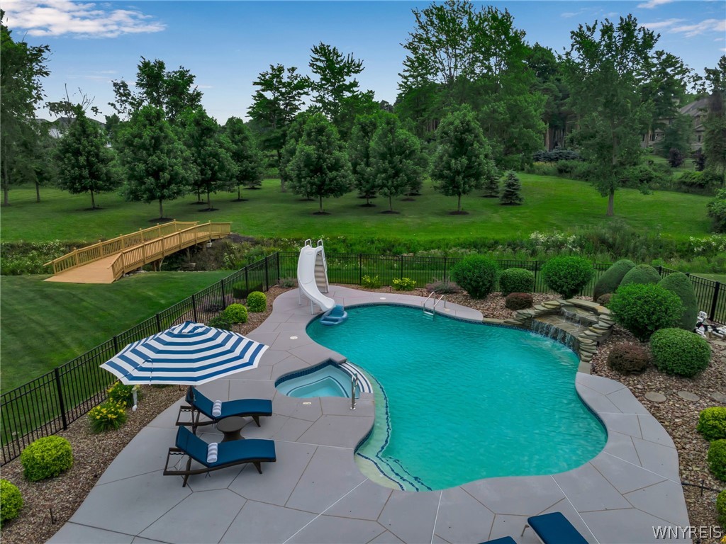 105 Promenade Lane