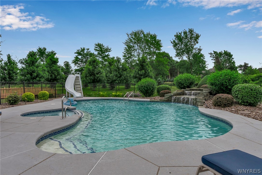 105 Promenade Lane