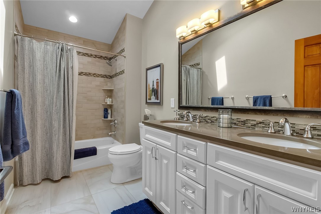 105 Promenade Lane