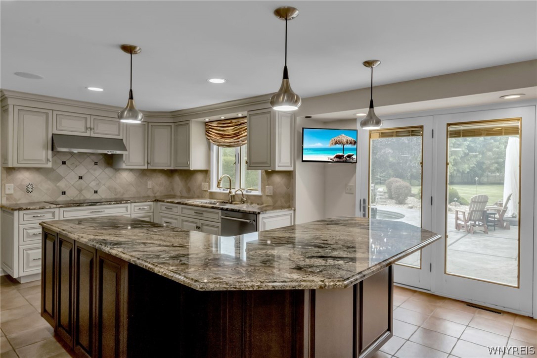 46 Ascot Circle