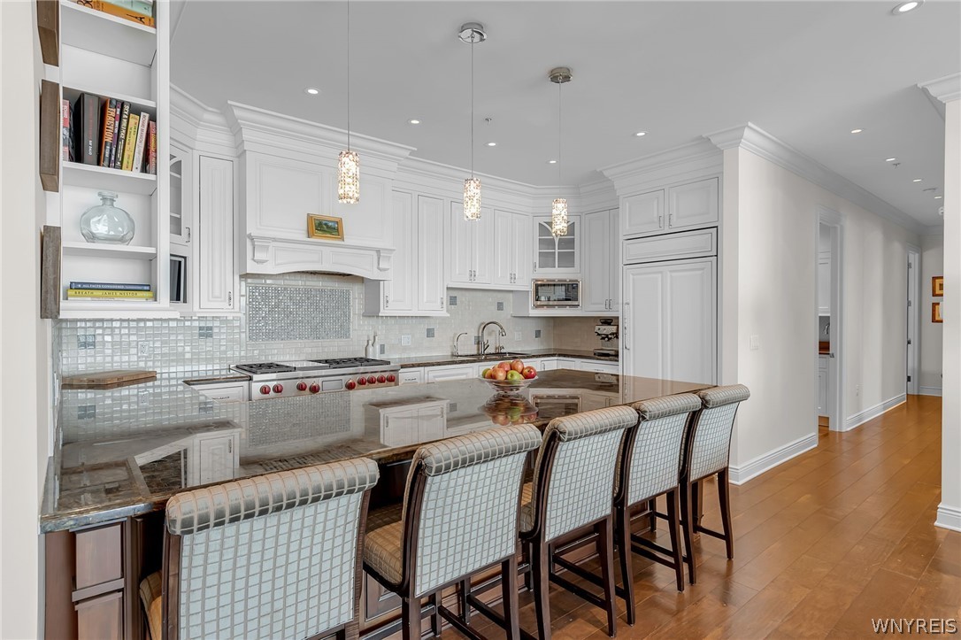 132 Lakefront Boulevard 902