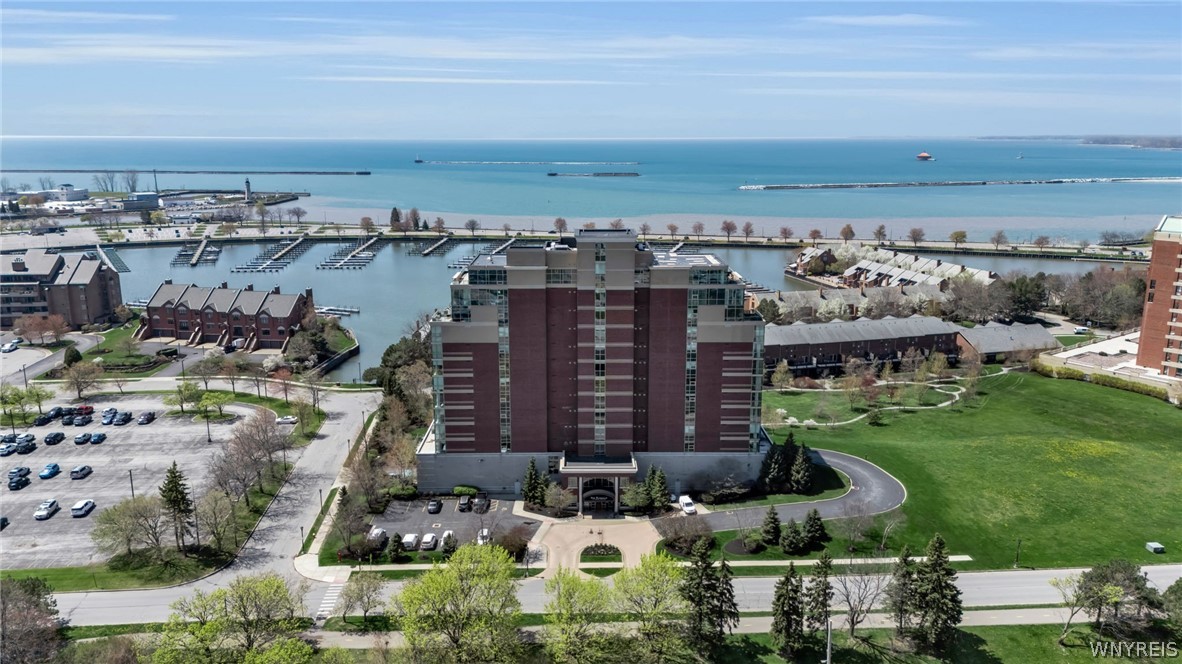 132 Lakefront Boulevard 902