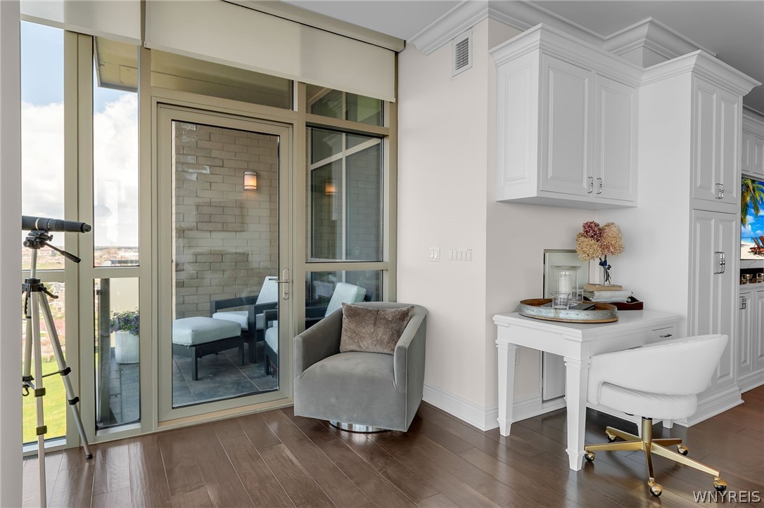 132 Lakefront Boulevard 902