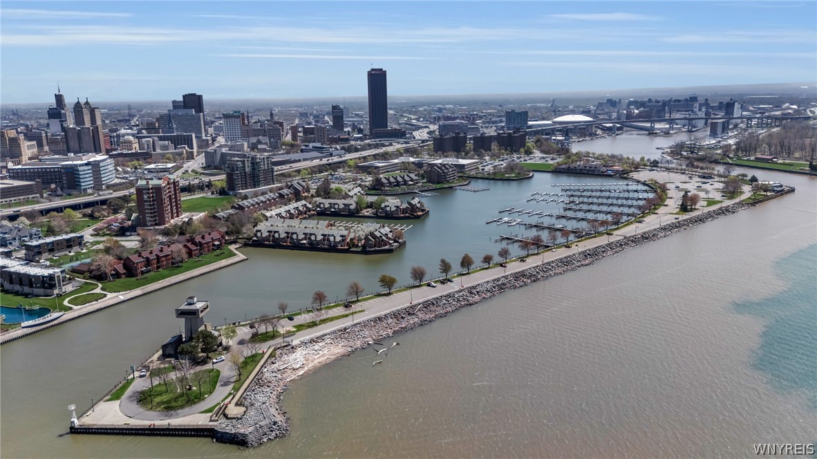 132 Lakefront Boulevard 902