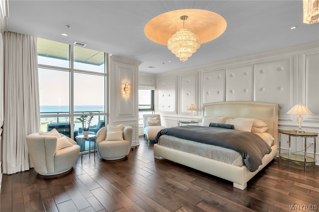132 Lakefront Boulevard 902