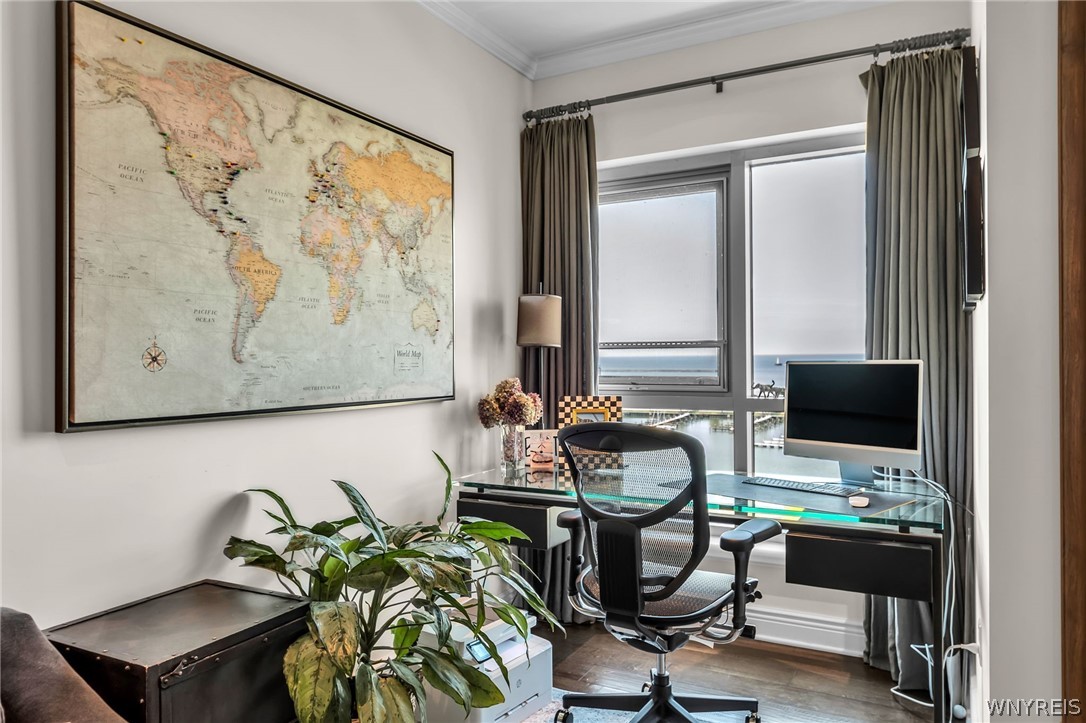 132 Lakefront Boulevard 902