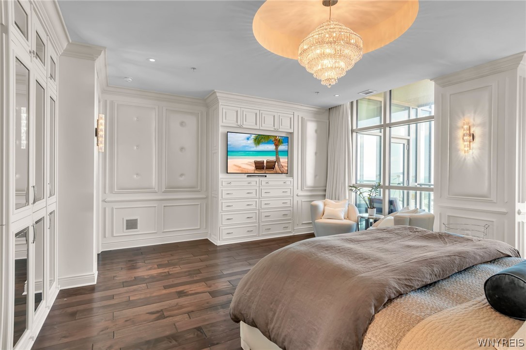132 Lakefront Boulevard 902