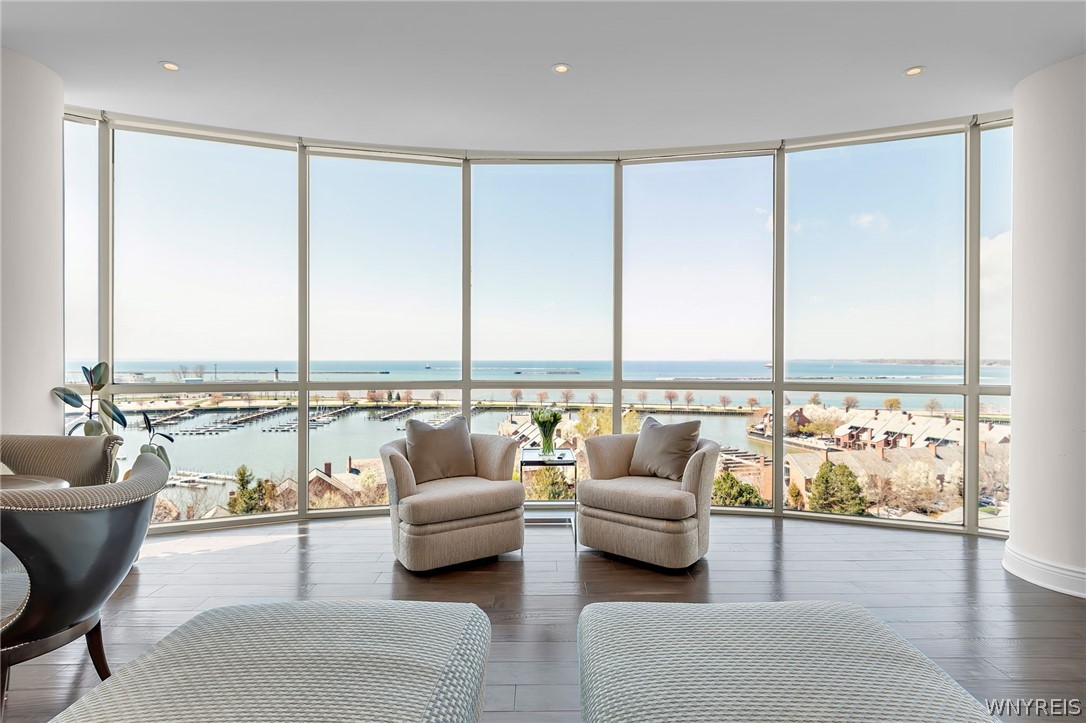 132 Lakefront Boulevard 902