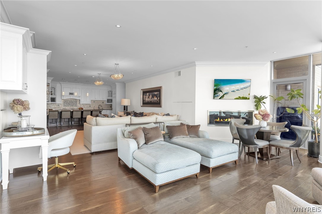 132 Lakefront Boulevard 902