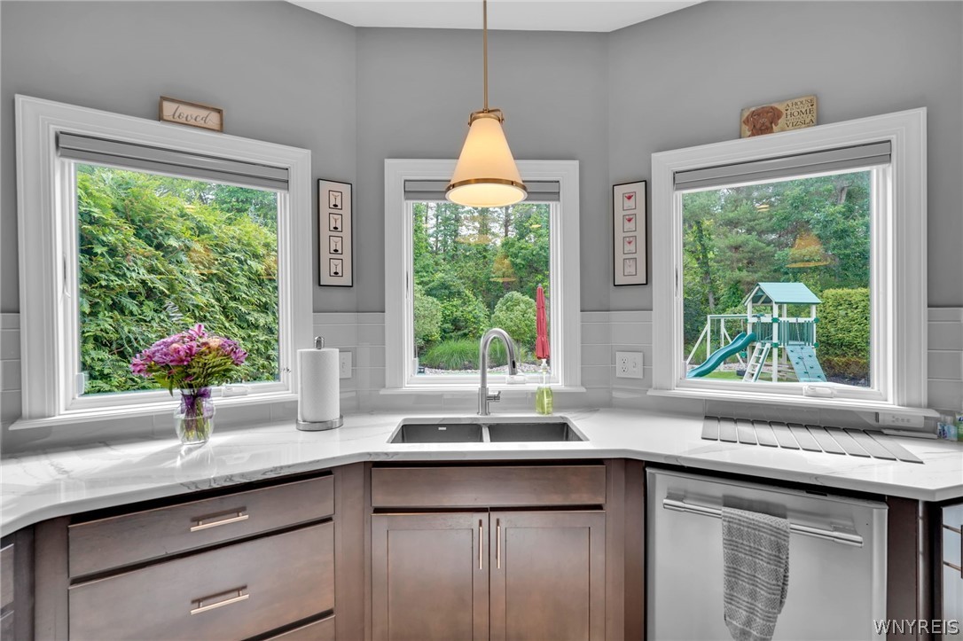 34 Avalon Meadows Lane