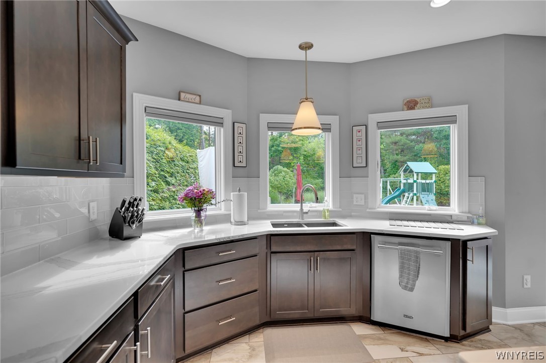 34 Avalon Meadows Lane