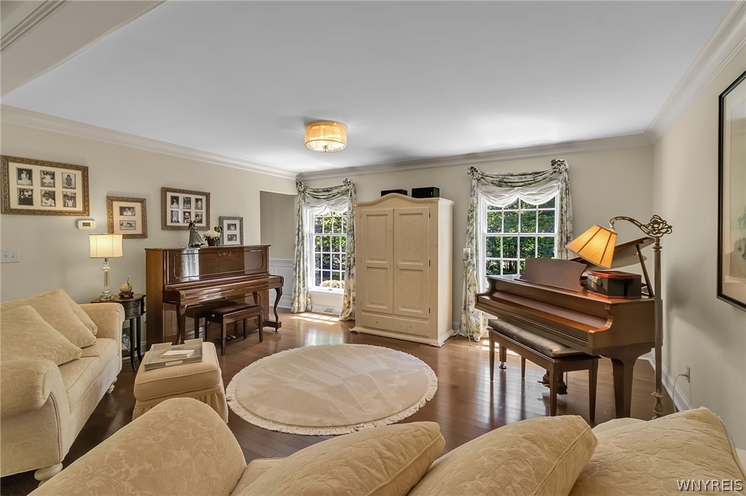 103 Sunset Boulevard