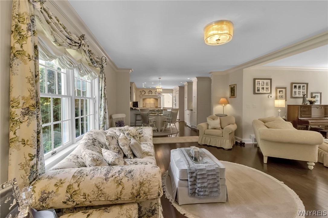 103 Sunset Boulevard