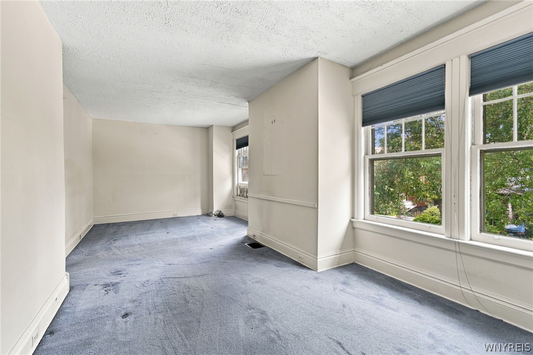8 Berkley Place