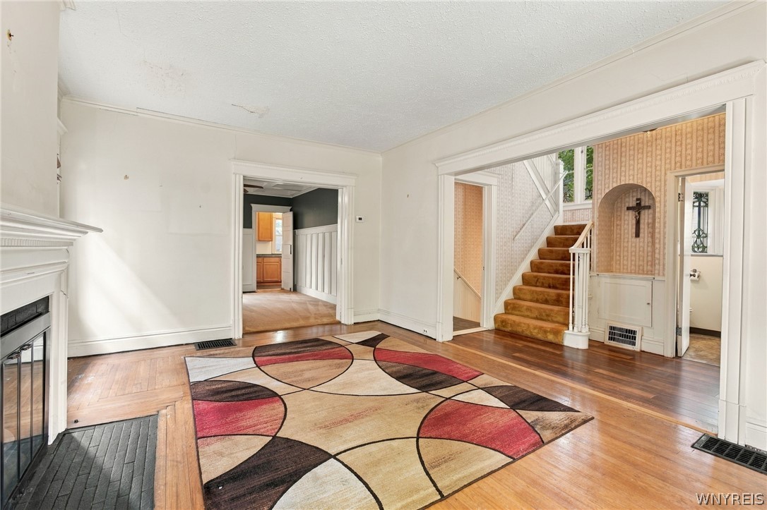 8 Berkley Place