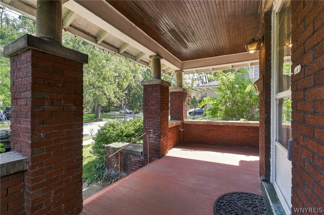 8 Berkley Place