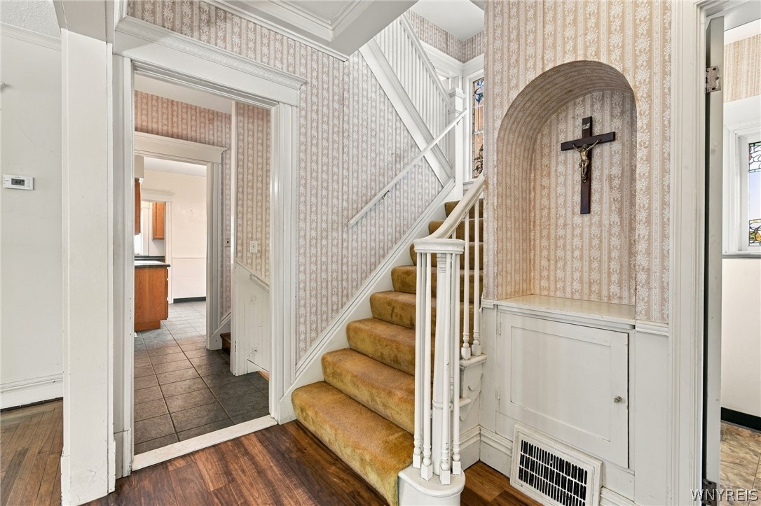 8 Berkley Place