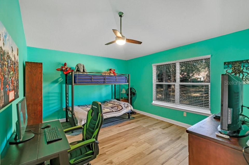 904 W BLUE SPRINGS AVE